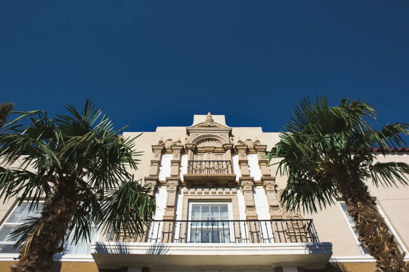 Best Marfa Texas Hotels - Complete Guide to Desert Accommodation