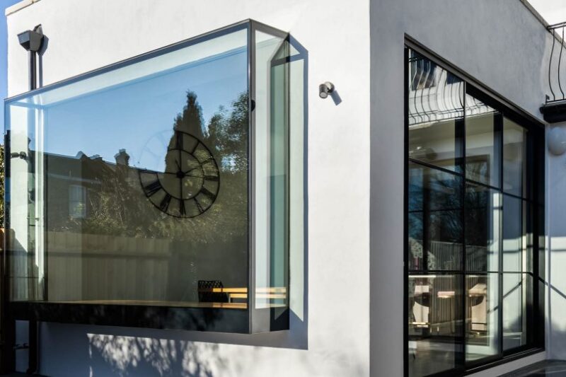 What is an Oriel Bay Window? A Simple Guide for Everyone