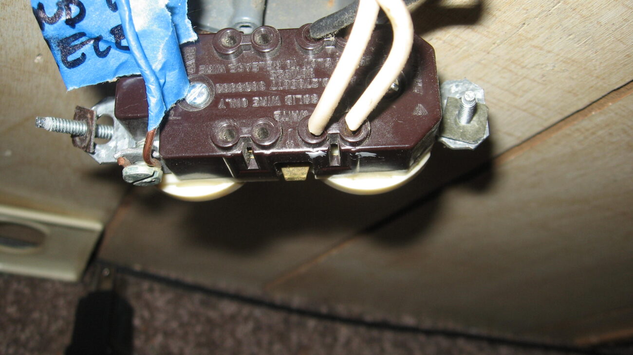 How to Release Wire from Outlet: Simple Step-by-Step Guide 2025